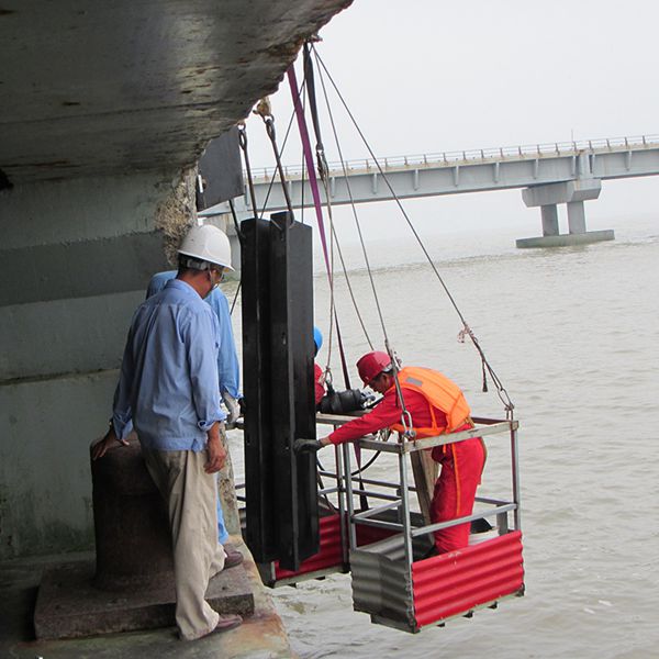 港口码头护舷安装