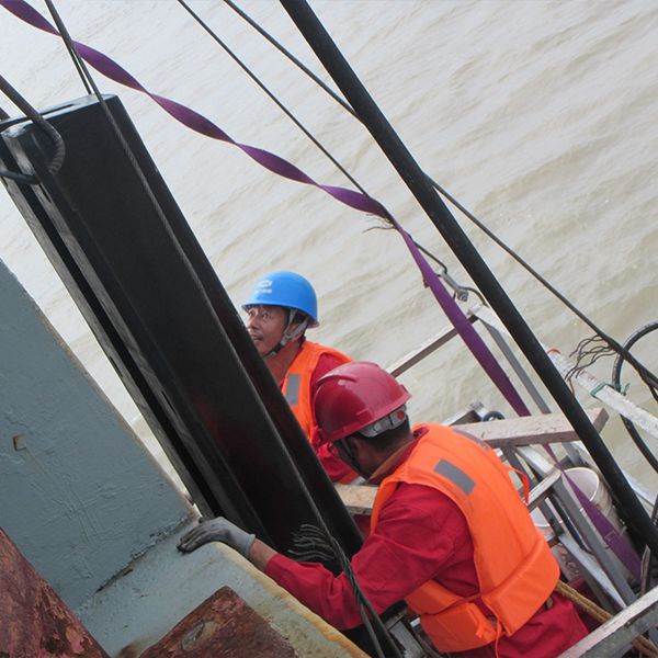 港口码头护舷安装